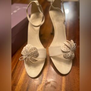 New York Transit white pearl satin open toe heals size 10